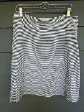 Eddie Bauer Black and White Striped A-Line Skirt Large